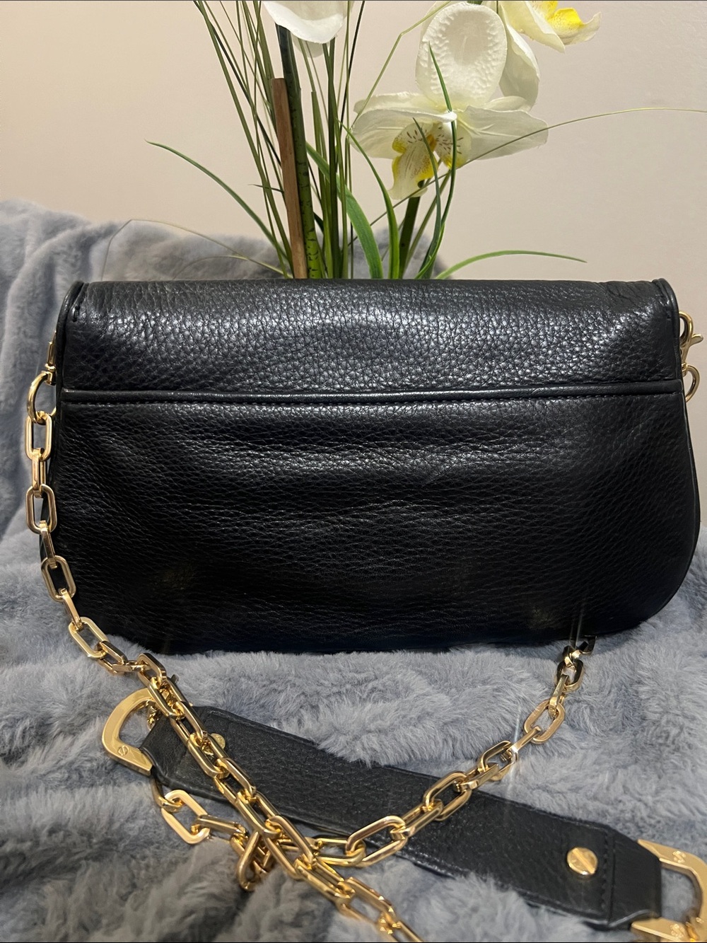 Tory Burch Black Pebbled Leather Shoulder/Crossbody Bag EUC retail $288 - Picture 3 of 9